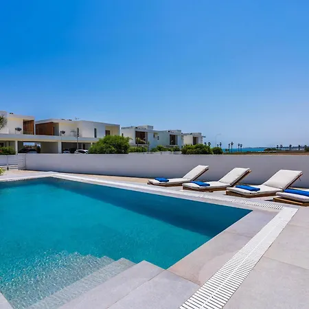 Pool With 3br Near In *