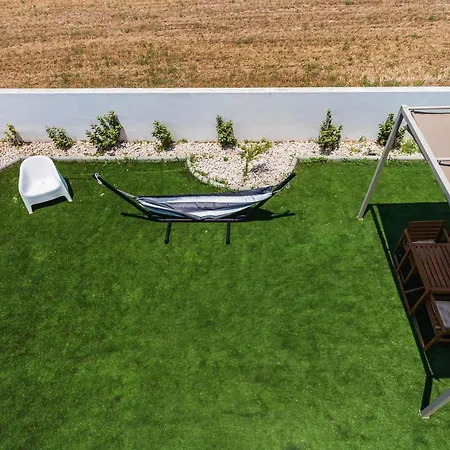 Pool With 3br Near In * Softades